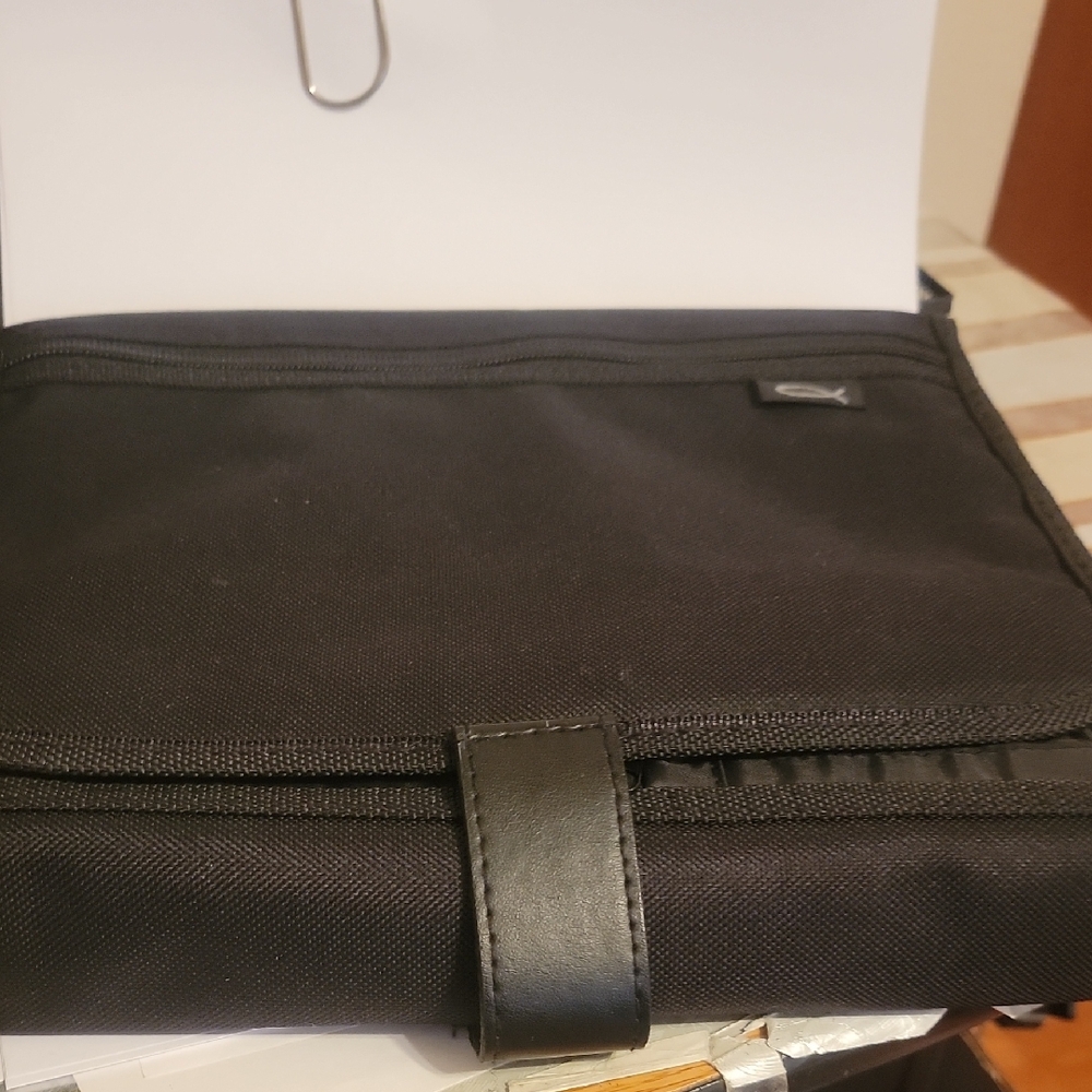 Stylish Black Men's Toiletry Bag